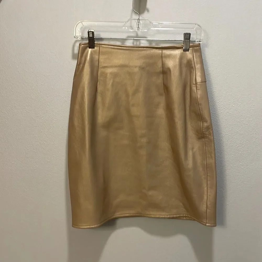 𝅺Cache gold leather woman’s skirt